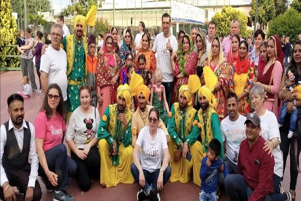 italy bhangra gidha