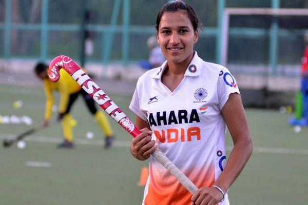 rani rampal  women hockey team