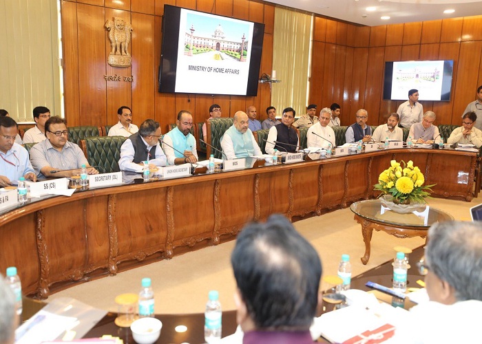ਜੰਮੂ-ਕਸ਼ਮੀਰ 'ਚ ਗ੍ਰਹਿ ਮੰਤਰੀ ਅਮਿਤ ਸ਼ਾਹ ਦੀ ਵੱਡੀ ਬੈਠਕ, ਇਸ ਮੁੱਦੇ 'ਤੇ ਹੋਇਆ ਸਲਾਹ-ਮਸ਼ਵਰਾ