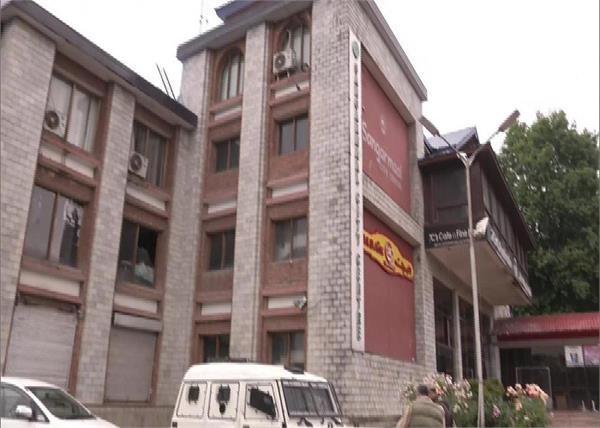 srinagar it department raid at 3 locations of deputy mayor