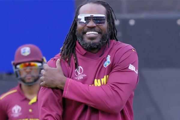 chris gayle s sholder pain during got wicket of taylor