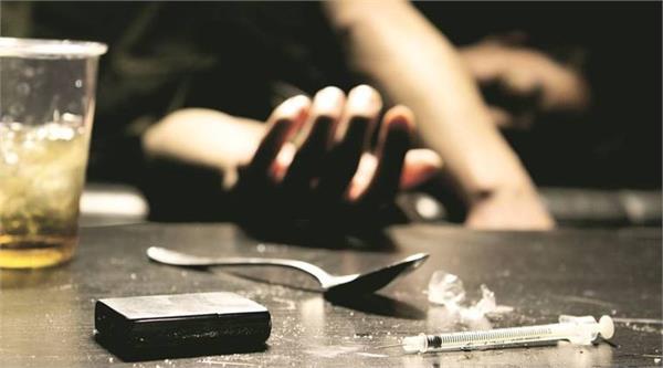 youth  addiction  suicide  washroom