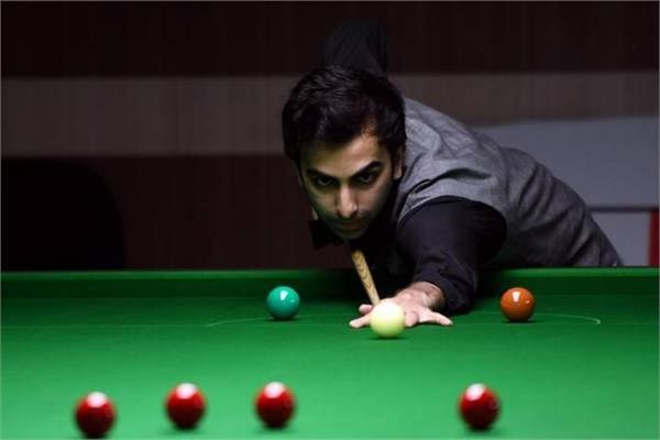 advani defeated compatriot mehta and made a debut