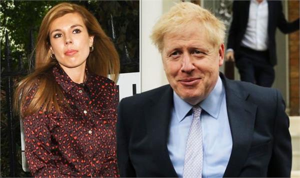boris johnson arrives to live with his girlfriend pm house