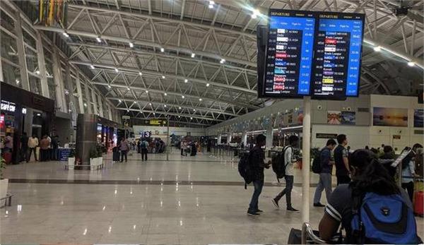 congress questions centre s airport privatisation