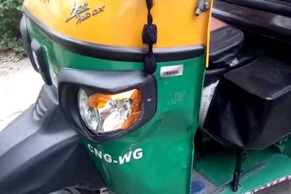 ਜਲੰਧਰ : ਕਾਰ ਦੀ ਟੱਕਰ ਨਾਲ ਆਟੋ ਪਲਟਿਆ, ਸਕੂਲੀ ਵਿਦਿਆਰਥਣ ਦੀ ਮੌਤ