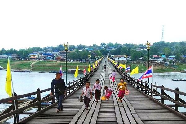 thailand  850 meter long bridge