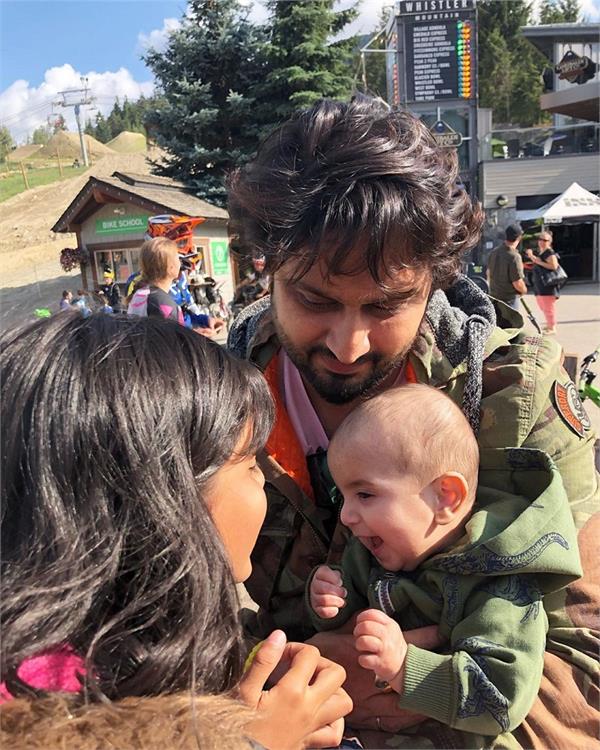 roshan prince family vocation canada viral pictures