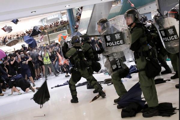 several injured demonstrations hong kong