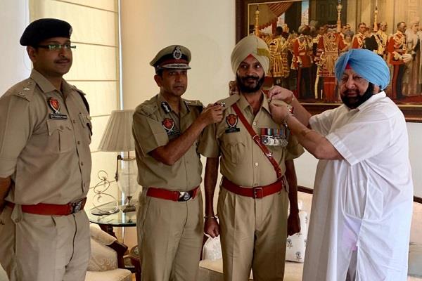 chandigarh capt amarinder singh dgp dinkar gupta asi satpal singh