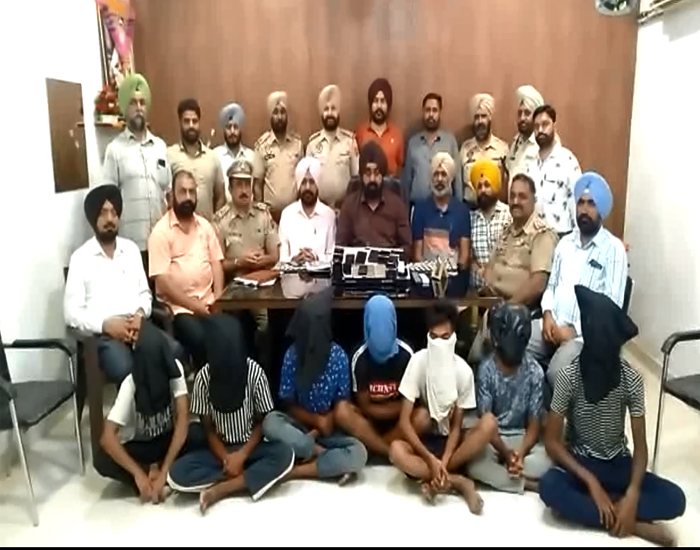 CIA ਸਟਾਫ ਦਾ ਲੁਟੇਰਾ ਗਿਰੋਹ ''ਤੇ ਵੱਡਾ ਆਪ੍ਰੇਸ਼ਨ, ਕਿੰਗਪਿਨ ''ਮੁਰਗੀ'' 6 ਸਾਥੀਆਂ ਸਮੇਤ ਗ੍ਰਿਫਤਾਰ