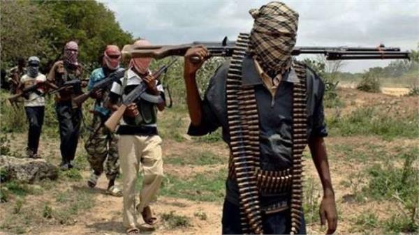ten dead in attack by gunmen in nigeria  s village