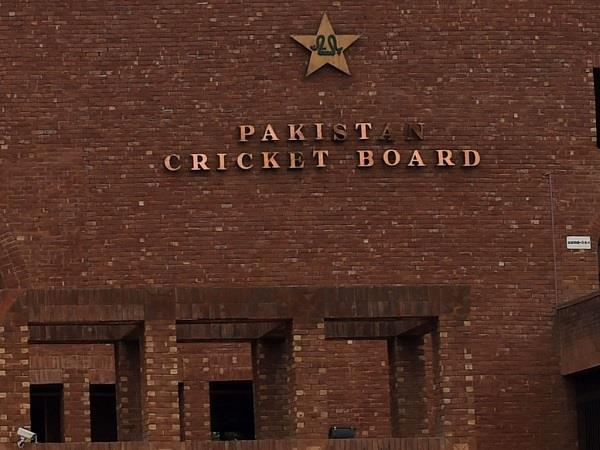 sharjeel wants to play if he wants to play spot fixing  pcb