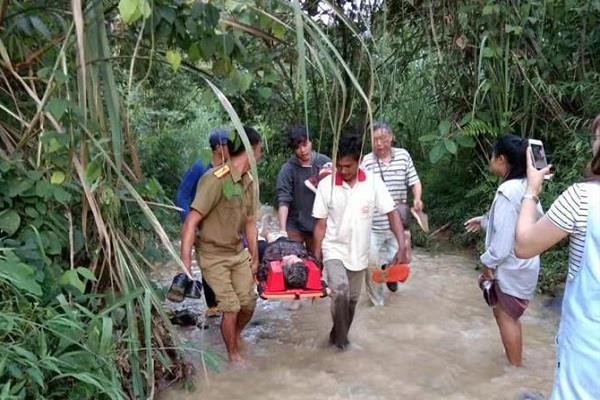 killed bus crash northern laos