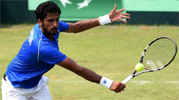 saketh myneni advances to third round in japan