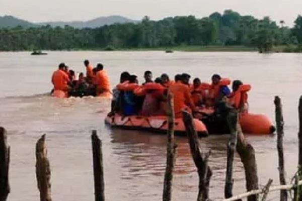 heavy rain flood kerala