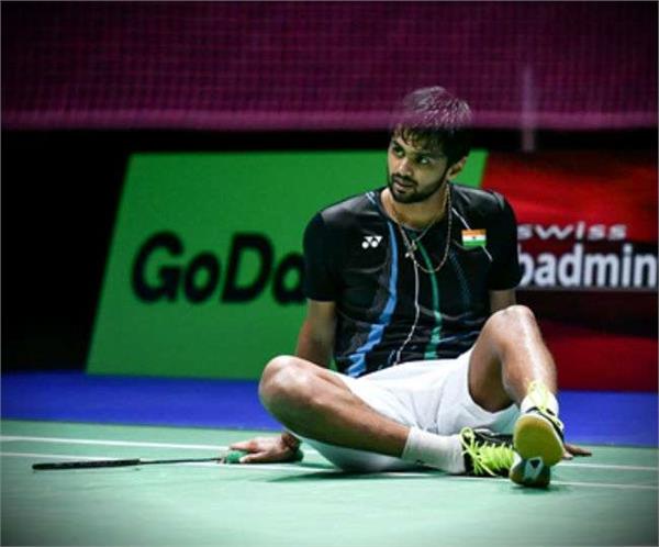 sai praneeth losing to kento momota in semi final wins bronze medal