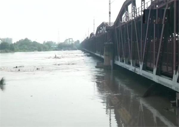 flood risk averted delhi haryana