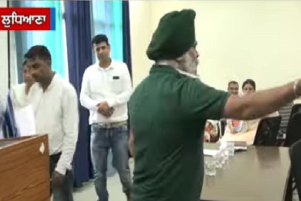 ਲੁਧਿਆਣਾ ਸਿਵਲ ਹਸਪਤਾਲ ''ਚ ਐੱਨ. ਜੀ. ਓ. ਤੇ ਡਾਕਟਰ ਆਹਮੋ-ਸਾਹਮਣੇ