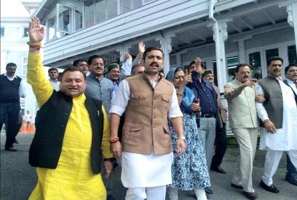 congress walkout on himachal assembly