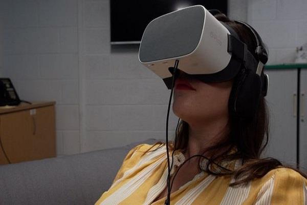 women labour offered vr headsets