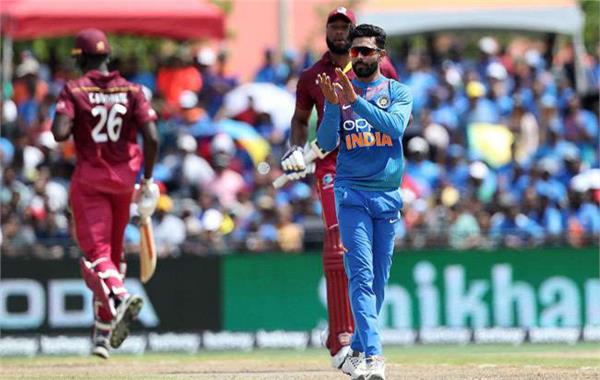 ravindra jadeja first left arm indian spinner to pick 400 international wickets