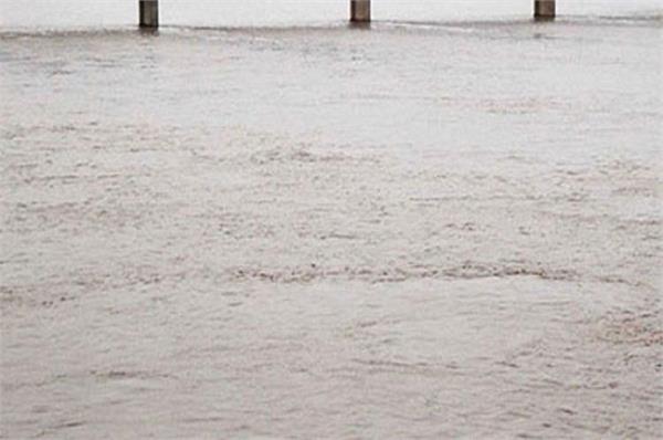 medium to high level flood expected in pak river