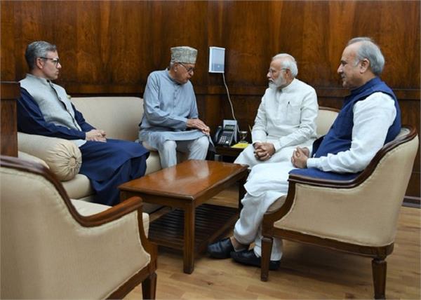 narendra modi omar abdullah farooq abdullah meeting