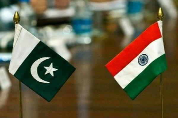 13 indian diplomats leave pakistan with family