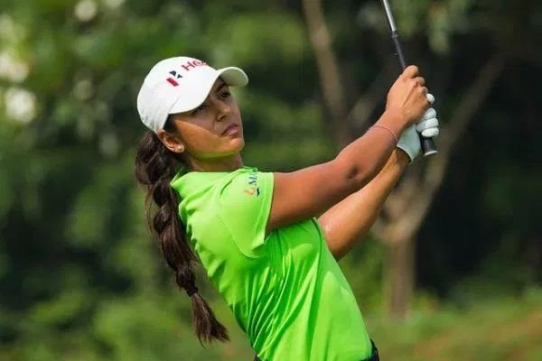 golf  tavesa malik wins her third title