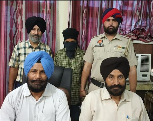 1 crore 75 lakh heroin smuggler arrested