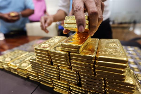 former chinese mayor recovers 13 tonnes of gold and 7 000 billion currency