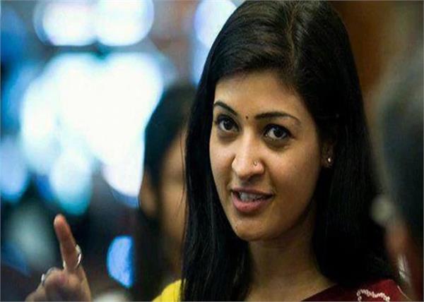 alka lamba aap resigned congress join