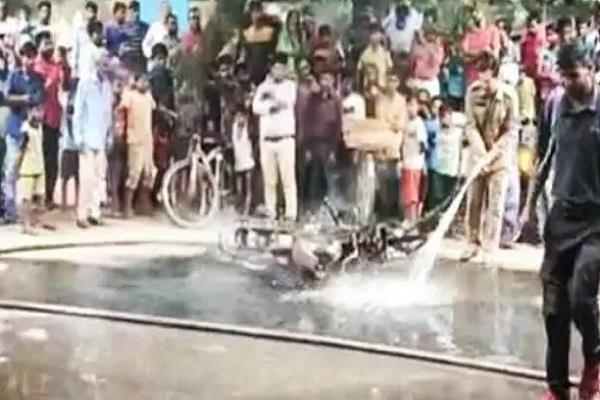 delhi person bike fires after fine