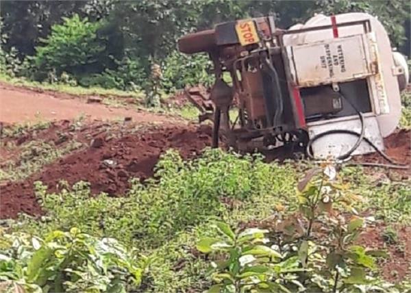 chhattisgarh naxalite petrol tanker 3 dead