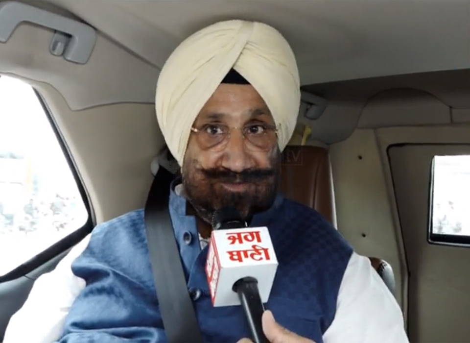 ਪਾਰਟੀ ਵਿਰੋਧੀ ਬਿਆਨ ਦੇ ਕੇ ਕਾਂਗਰਸ ਦੀ ਪਿੱਠ ''ਚ ਛੁਰਾ ਨਾ ਮਾਰਨ ਬਾਜਵਾ : ਰੰਧਾਵਾ