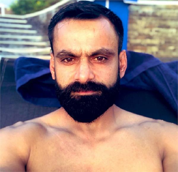 pak crickter mohammad hafeez troll by his fans
