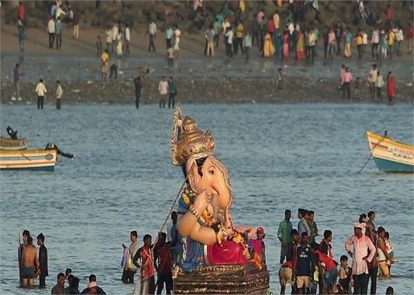 mumbai ganpati idol immersion