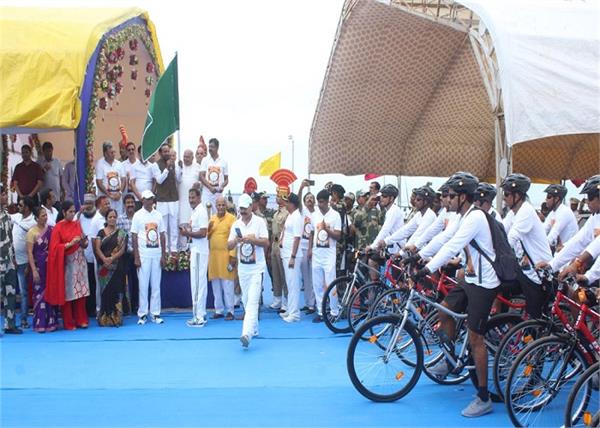 crpf jawans start cycle rally from porbandar to delhi