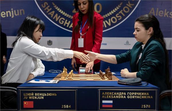 chess  joo wenjun returns after winning the bet