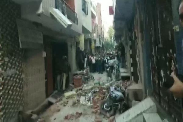 5 students die due to collapse of coaching center in delhi