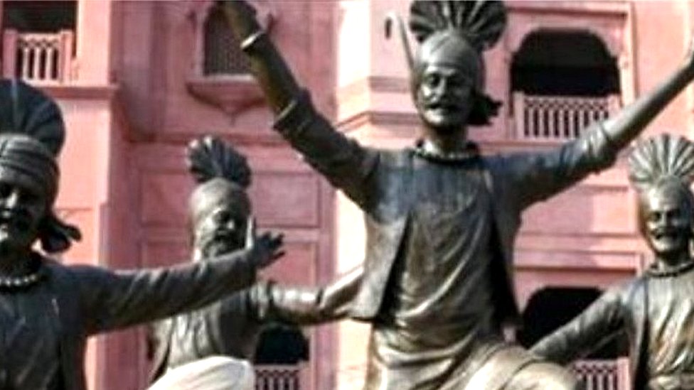 ਕੈਪਟਨ ਨੇ ਦਰਬਾਰ ਸਾਹਿਬ ਹੈਰੀਟੇਜ ਸਟਰੀਟ ਤੋਂ ਭੰਗੜੇ ਵਾਲੇ ਬੁੱਤ ਬਦਲਣ ਦੇ ਦਿੱਤੇ ਹੁਕਮ