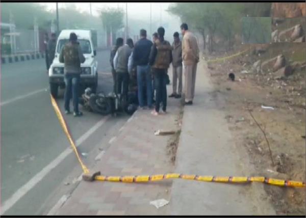 delhi police punks firing