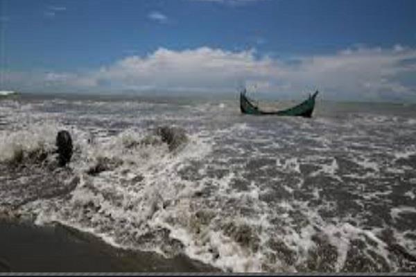 15 killed boat sank bay of bengal