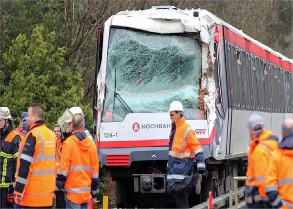 12 injured in train collision with barriers in switzerland