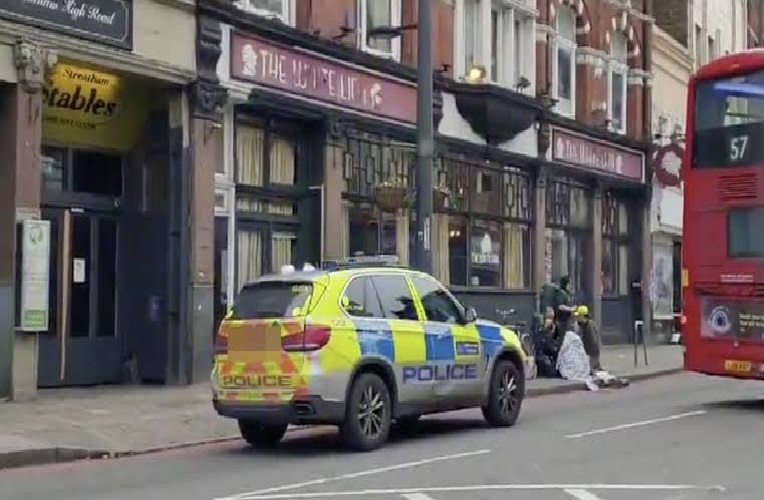 ਲੰਡਨ ''ਚ ਸ਼ੱਕੀ ਅੱਤਵਾਦੀ ਹਮਲਾ, ਹਮਲਾਵਰ ਨੂੰ ਪੁਲਸ ਨੇ ਮਾਰੀ ਗੋਲੀ