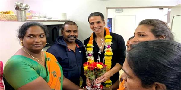 akshay kumar donates rs 1 5 crore to build home for transgender people