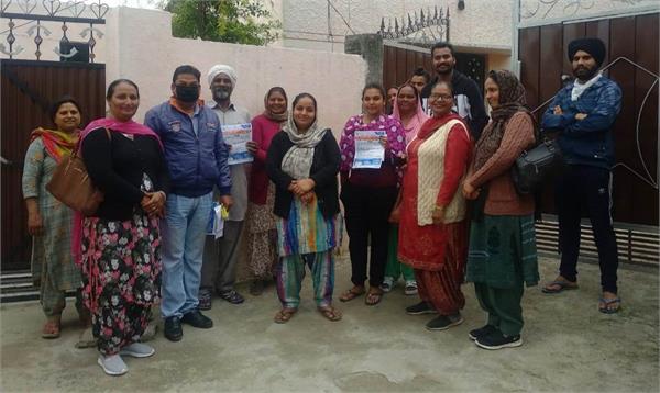 health department team visits homes of people returning from abroad