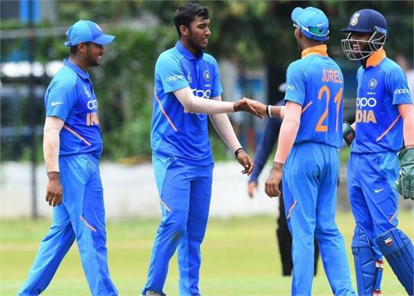 the mother of the indian cricketer who is working in fears of corona