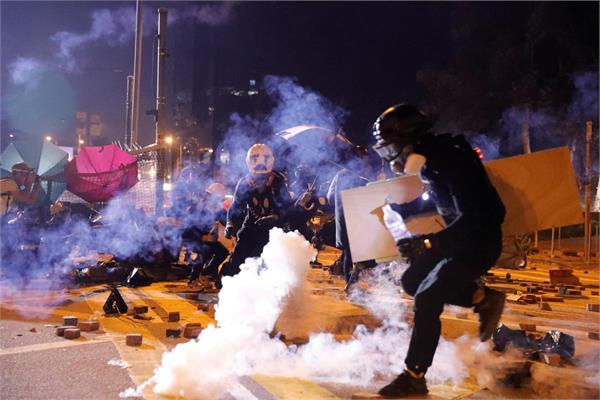 trump government bows after a week of violent protests